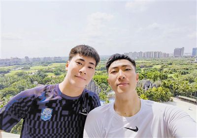 亚洲三极片