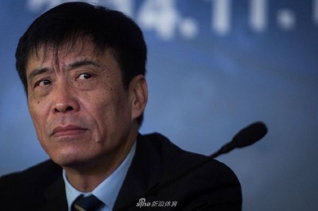 蝙蝠侠与超人的较量